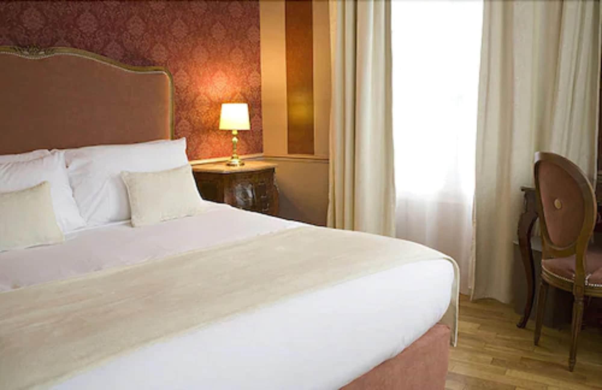 Hotel Eiffel Trocadéro 4*